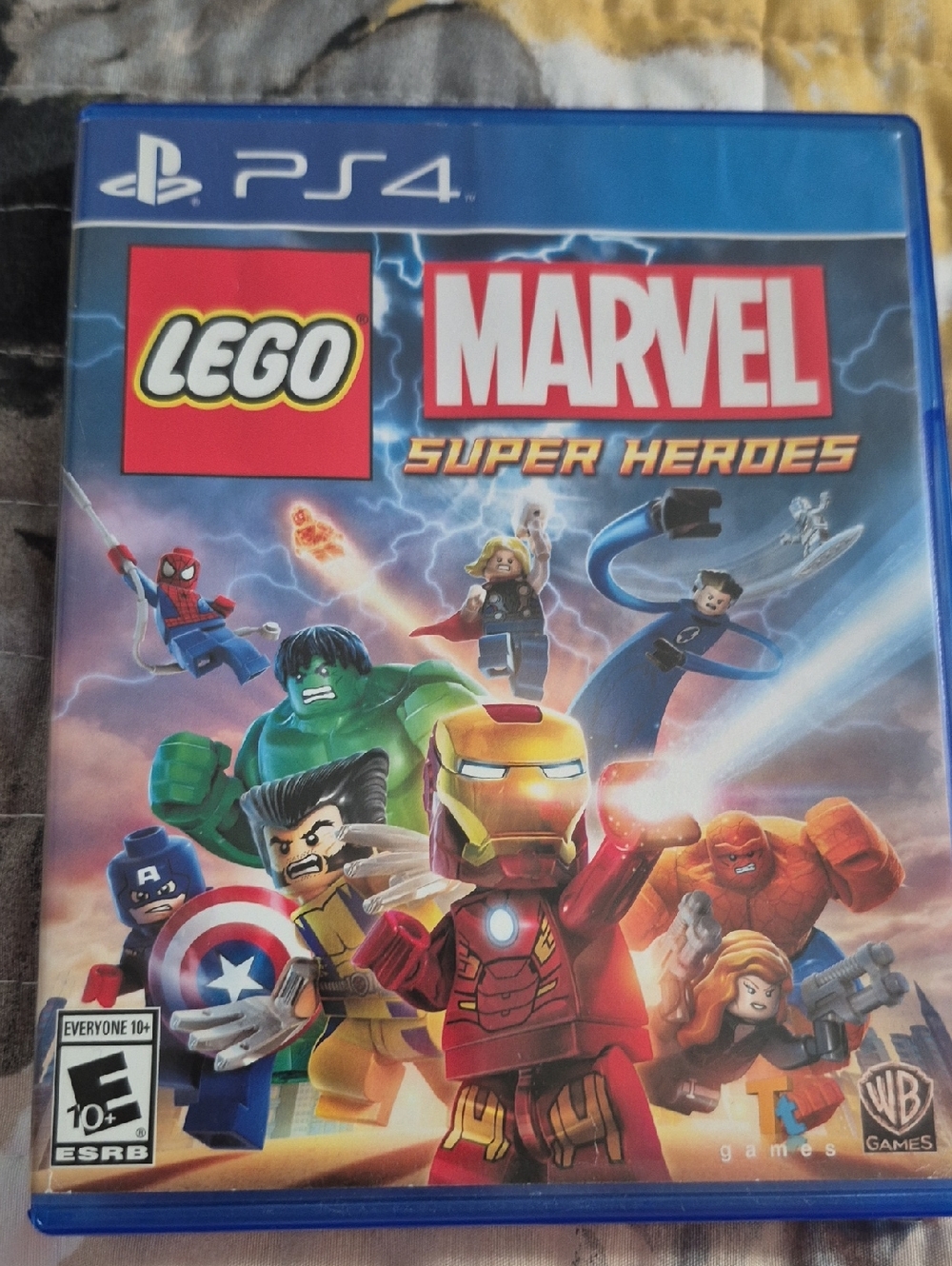 LEGO Marvel Super Heroes (PS4) - Red/Blue Cover
